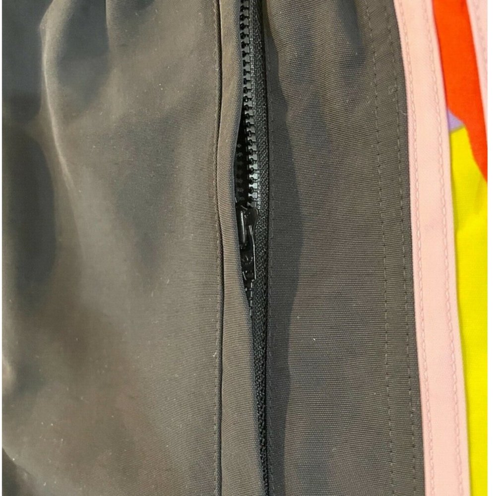 Adidas Originals Love Unites Woven Shorts Gender Neutral H43974 Size Large NWT - Picture 5 of 8